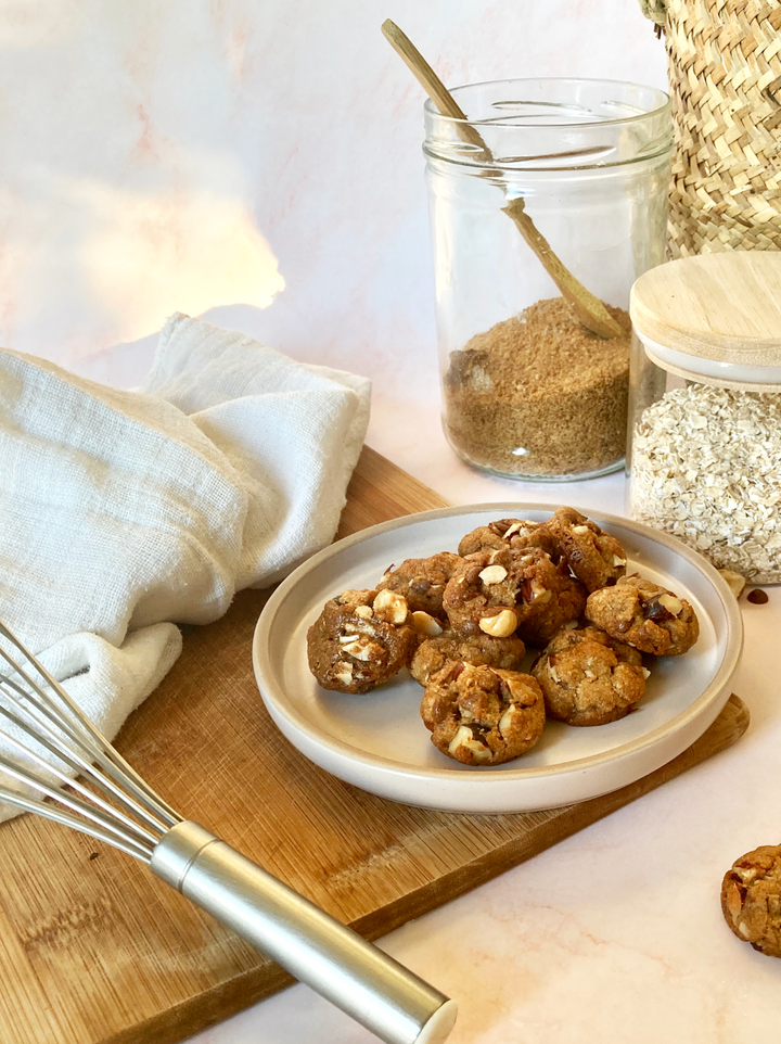 Cookies CBD noisettes, chocolat, avoine.